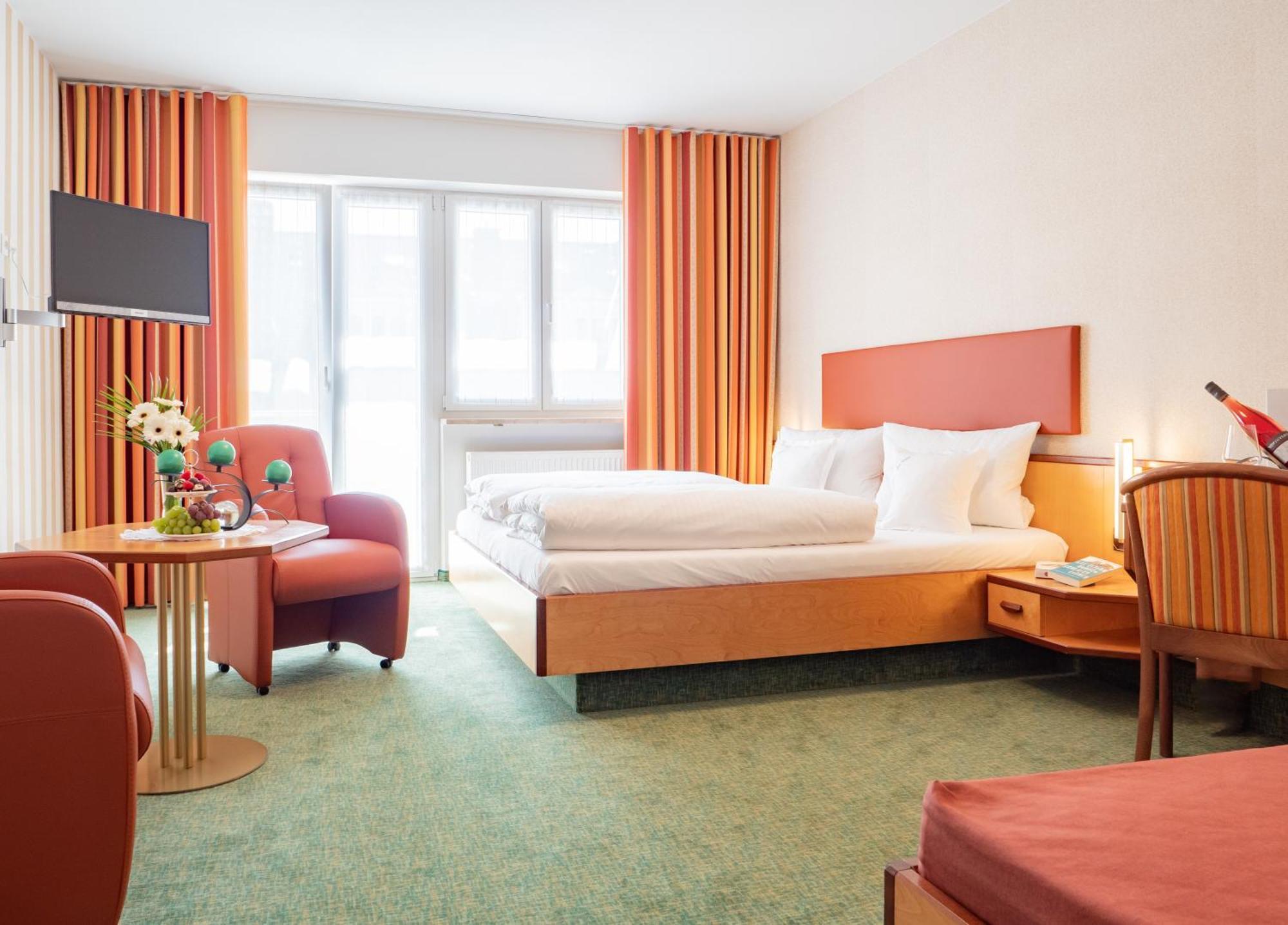 Hotel Zur Krone Beilngries Bagian luar foto
