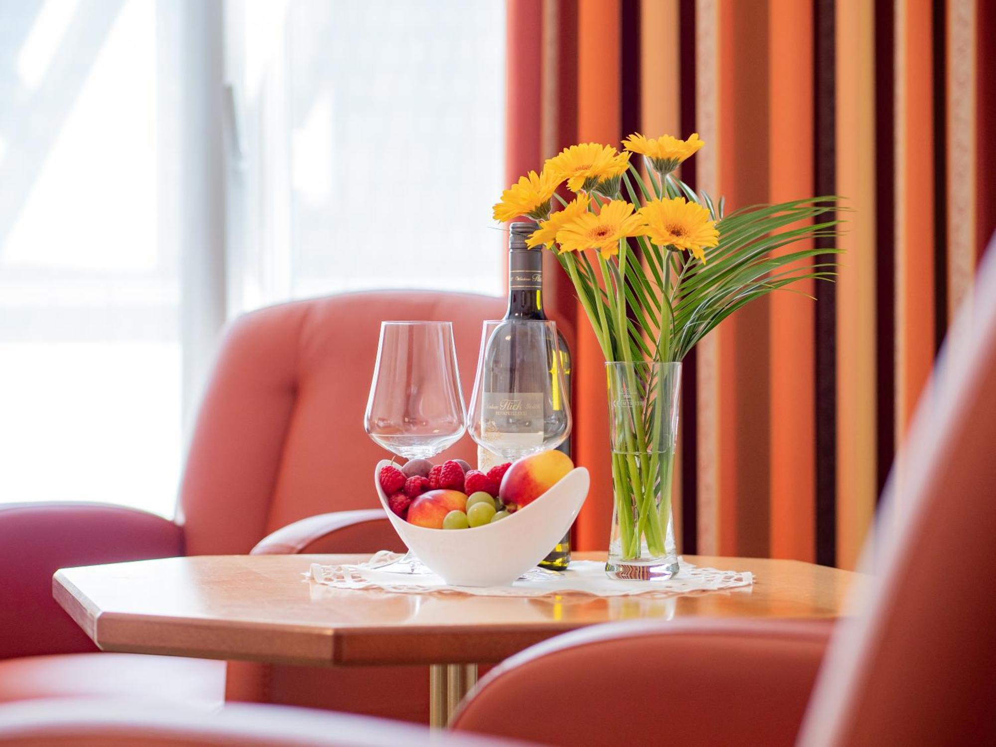Hotel Zur Krone Beilngries Bagian luar foto