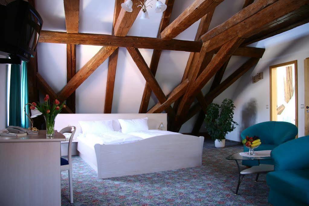 Hotel Zur Krone Beilngries Bagian luar foto