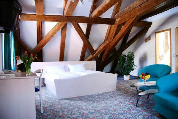 Hotel Zur Krone Beilngries Bagian luar foto