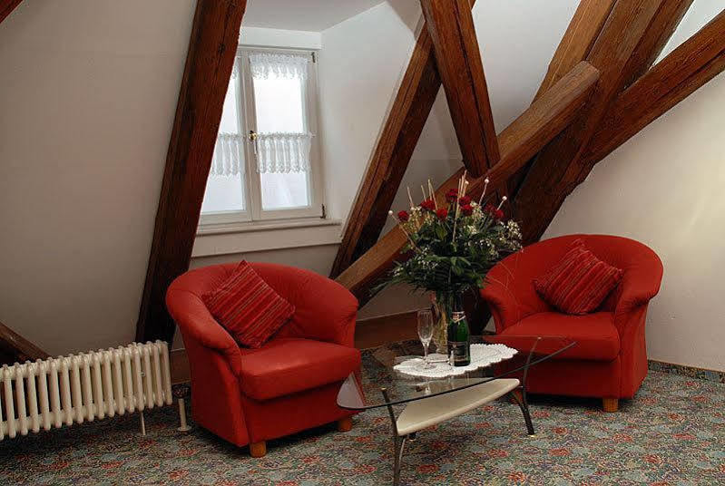 Hotel Zur Krone Beilngries Bagian luar foto