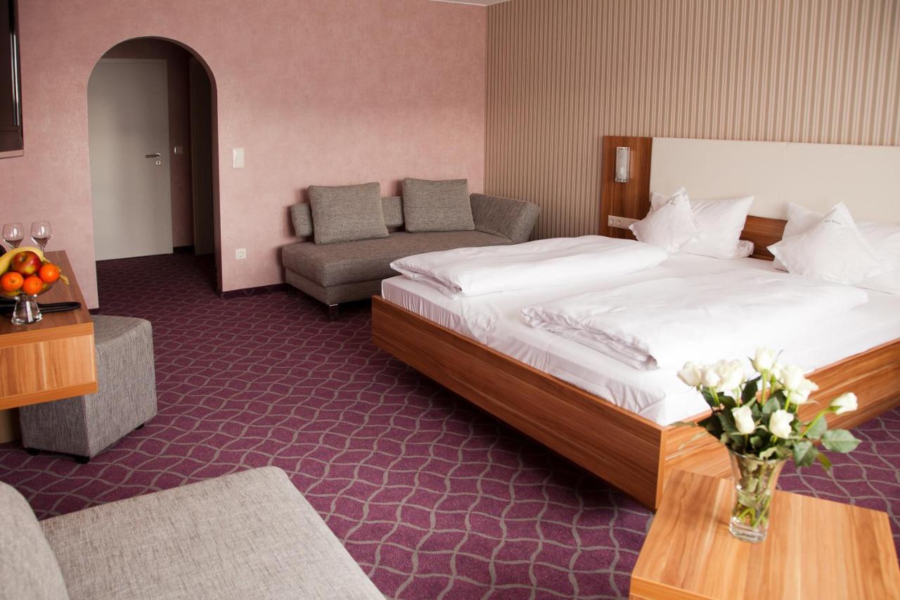 Hotel Zur Krone Beilngries Bagian luar foto